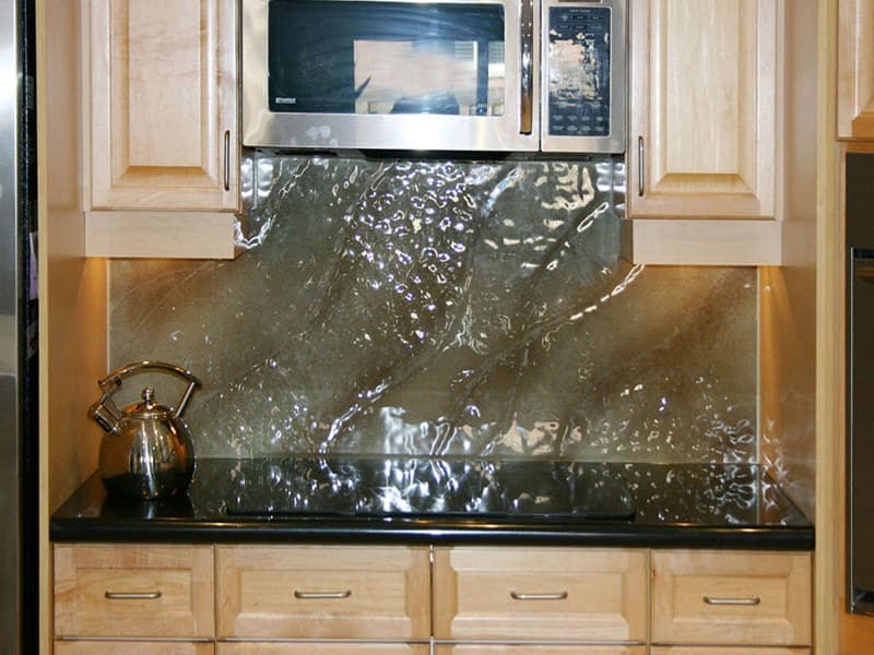CUSTOM TEXTURED GLASS BACKSPLASH (BSPL19)