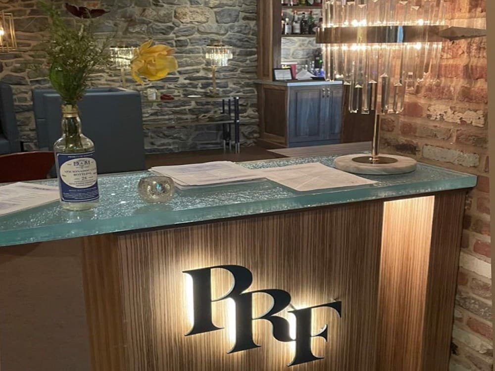 GLASS BAR (GB78)