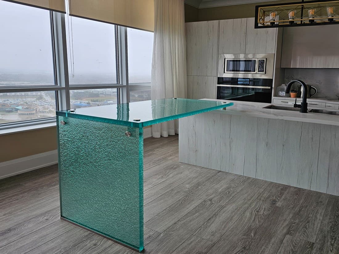 GLASS ISLAND PENINSULA (KI92)