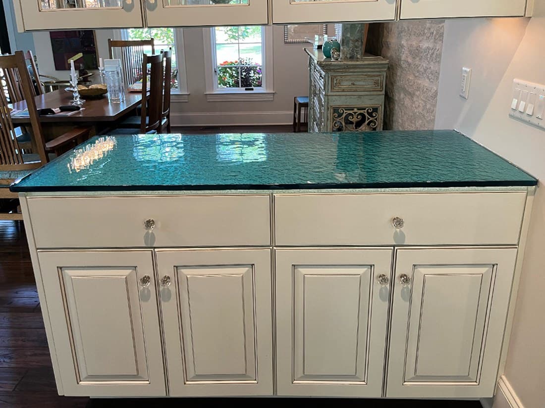 GLASS ISLANDS (KI47)