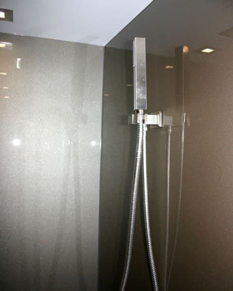 BACKPAINTED GLASS SHOWER WALLS (SHD21)