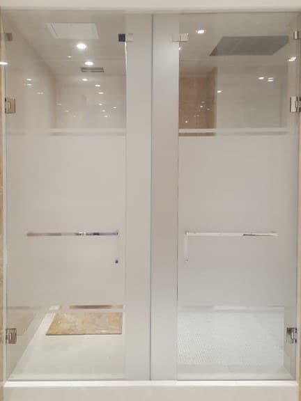 DECORATIVE GLASS SHOWER ENCLOSURE (SHD78)