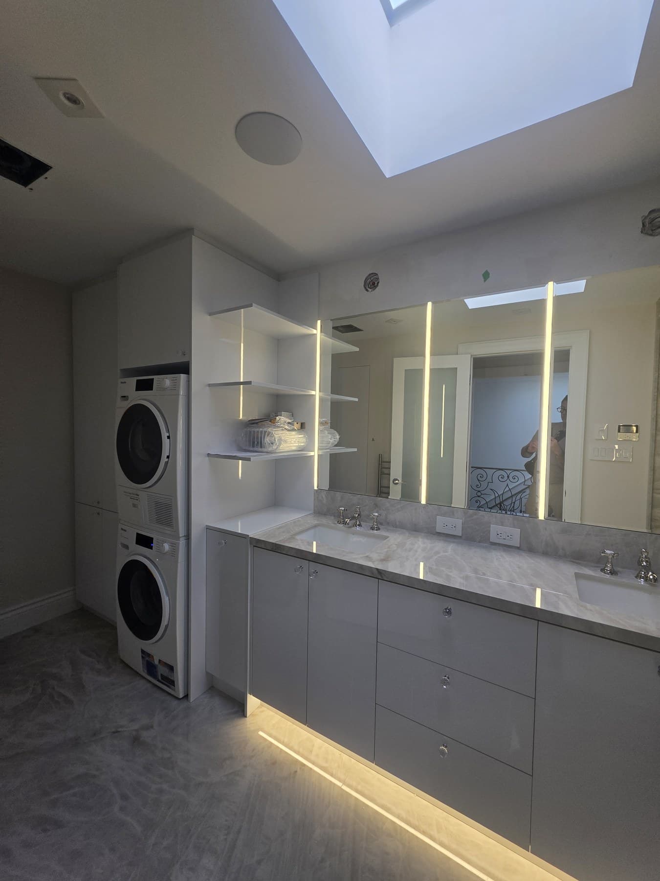 Custom Bathroom Mirrors (M8)