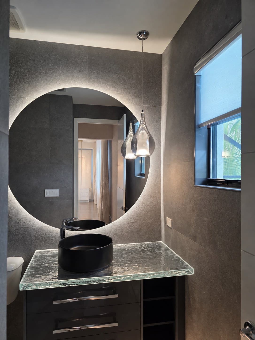 Round Mirror (M4)