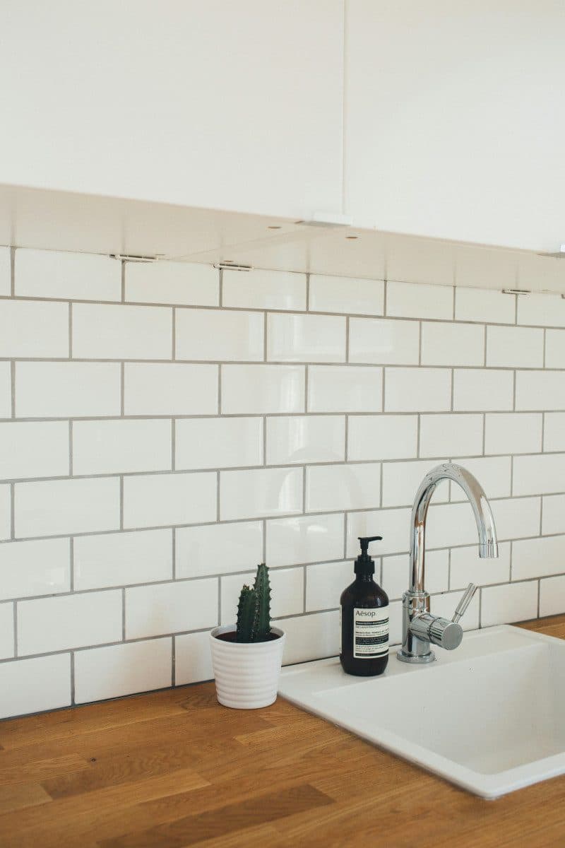 Where can you find the best designs for glass backsplashes?