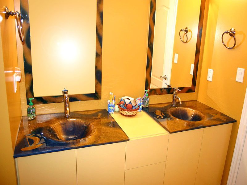 2sinks on vanity