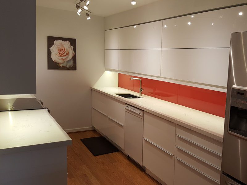 glass backsplash