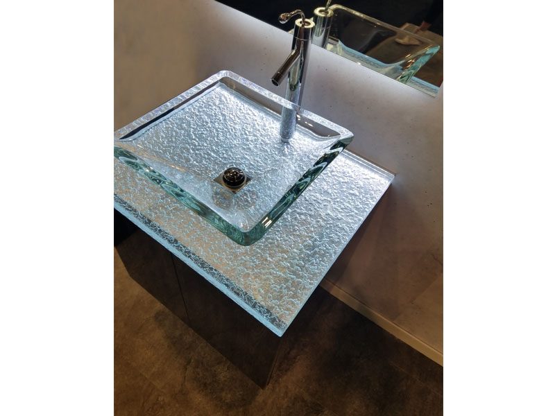 glass vessel sink