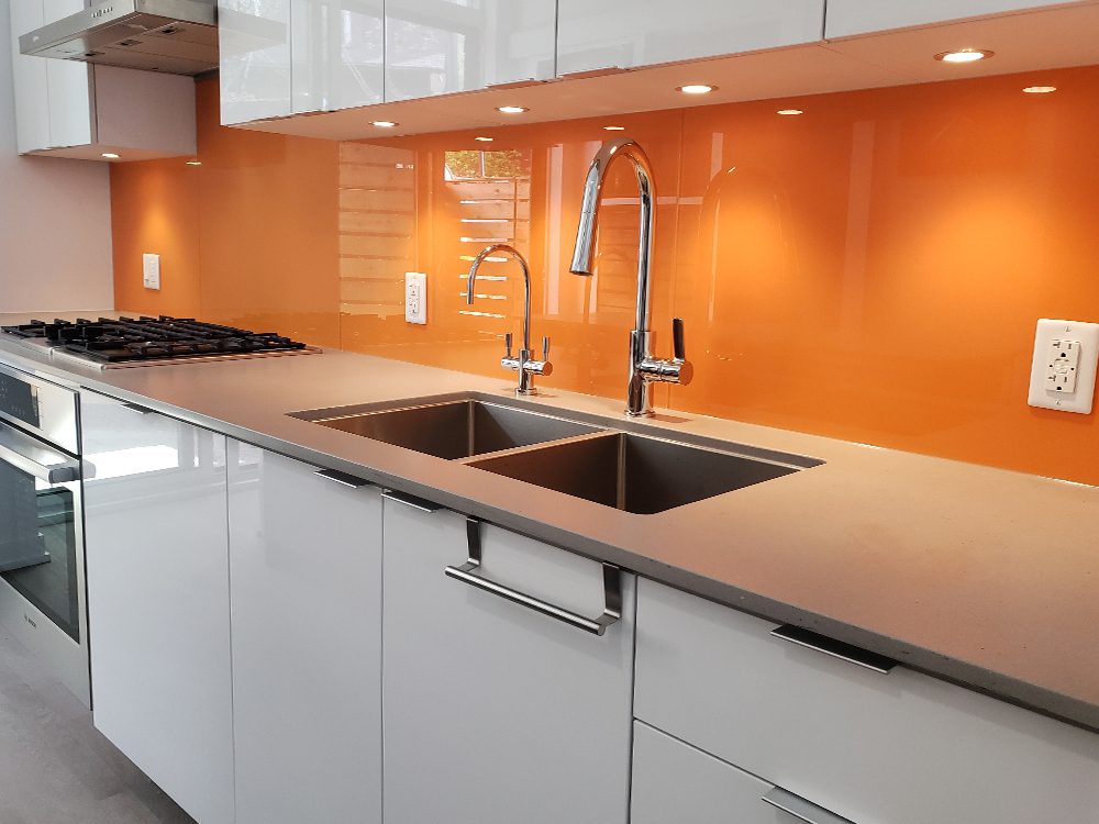 Glass backsplash Catherine Kong1