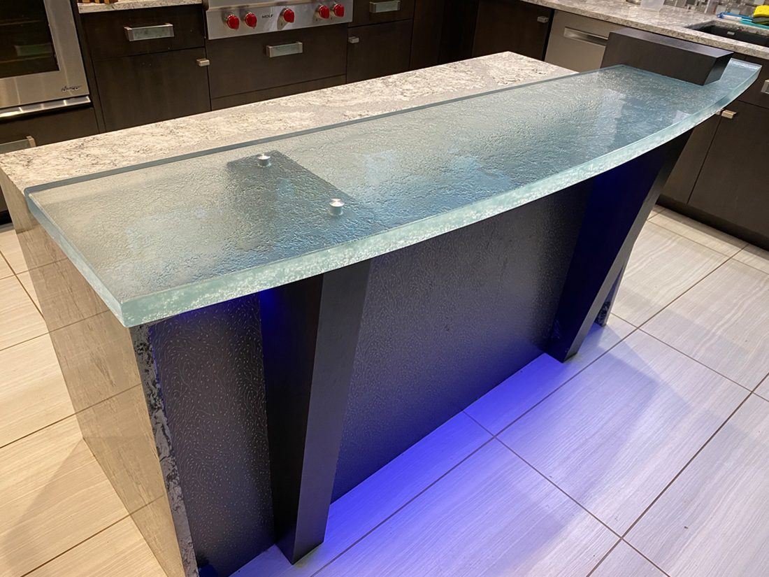 Glass bartop Mark Dean2