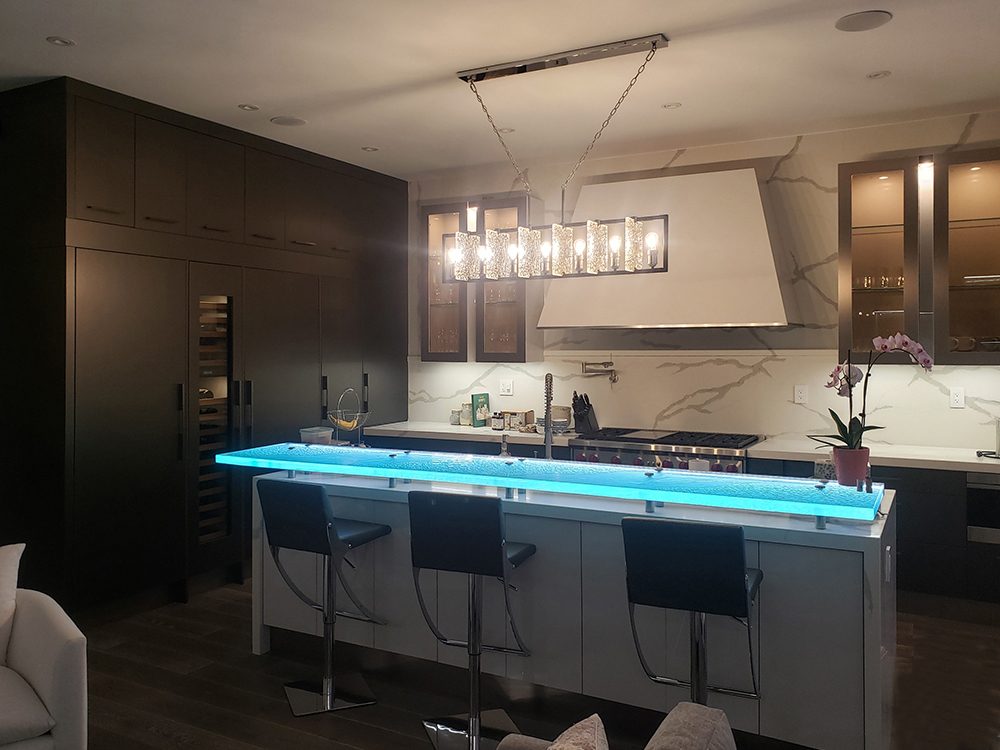 raised glass bar top

