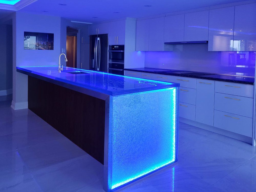 Glass island Amit 1746512275
