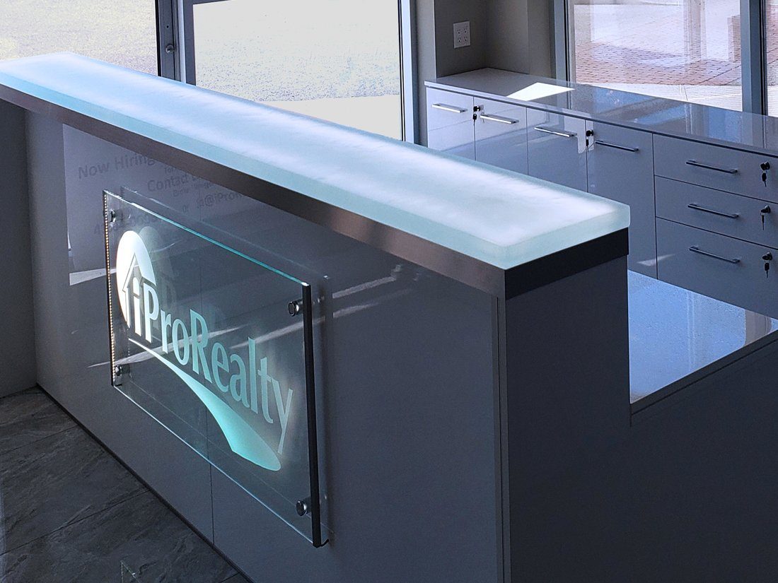 Glass Counters for Retail Stores