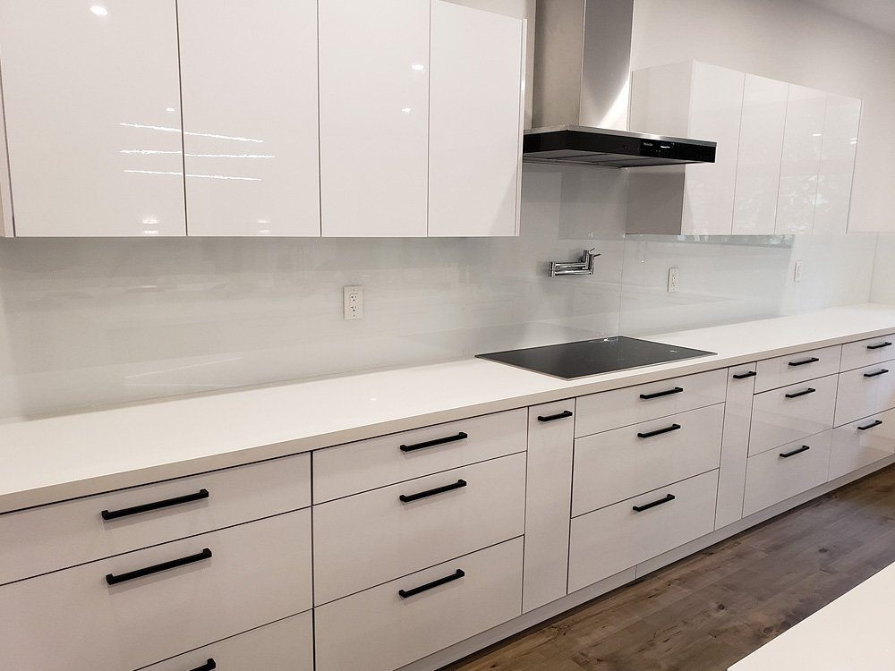 Glass backsplashOscar Salvendy4 1777793187