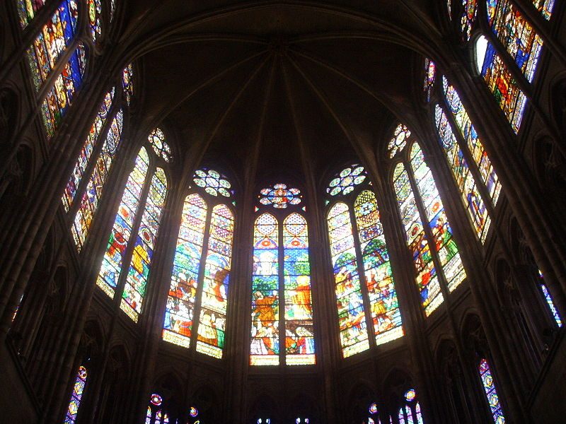 800px-Basilica_di_saint_Denis_vetrata_05
