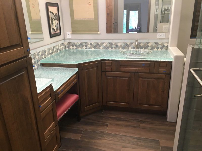 Bathroom glass countertops (Mike Daniel)1