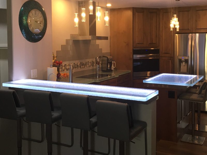 Glass bartop (Mike Daniels)1
